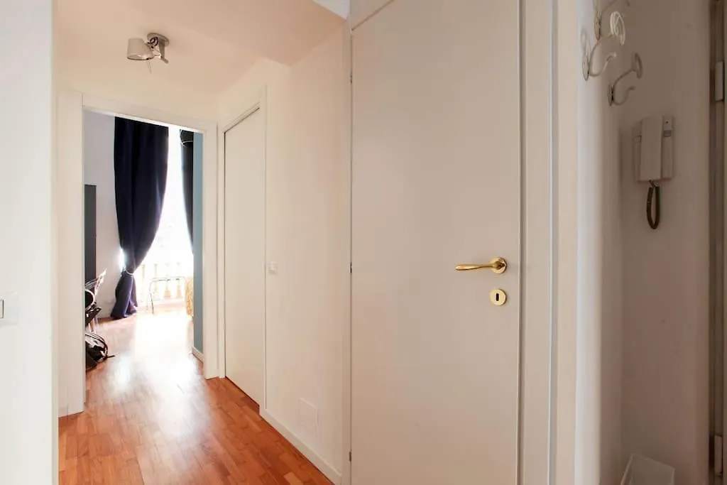 Hacca Collection - Chic 2Br In Cool Porta Venezia District Apartment Milan